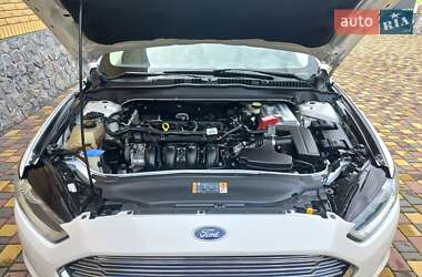 Седан Ford Fusion 2014 в 