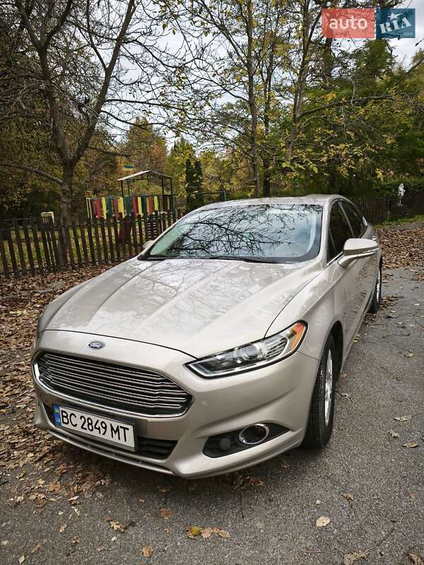 Седан Ford Fusion 2014 в Трускавці