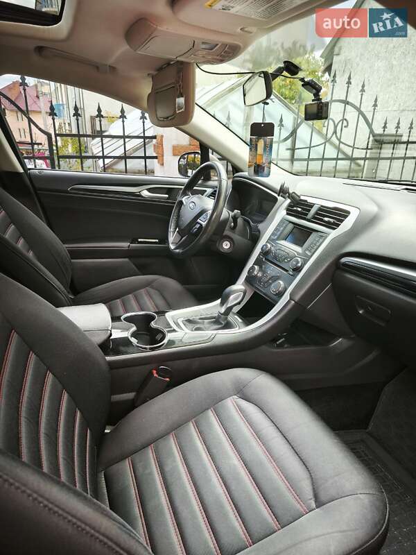 Седан Ford Fusion 2014 в Трускавці