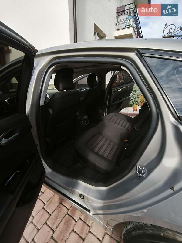 Седан Ford Fusion 2014 в Трускавці