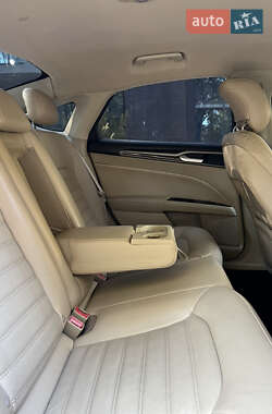 Седан Ford Fusion 2013 в 