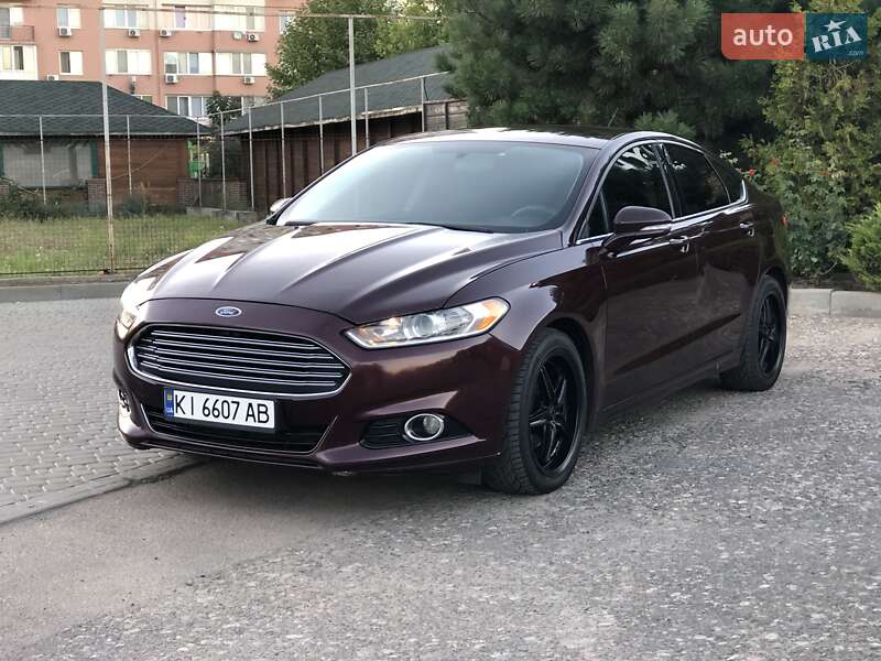 Седан Ford Fusion 2013 в Одесі