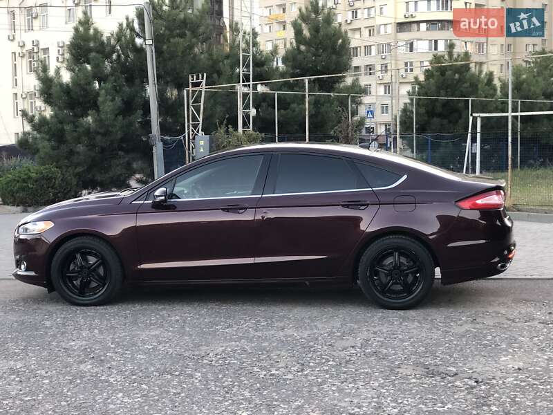 Седан Ford Fusion 2013 в Одесі