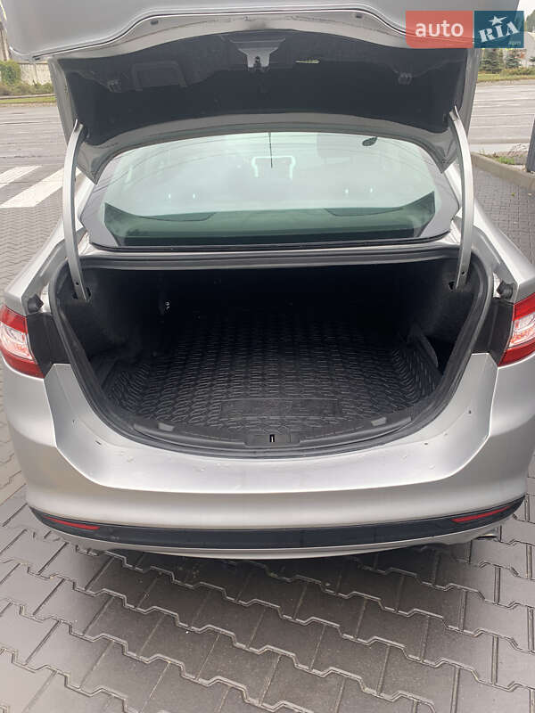 Седан Ford Fusion 2015 в Києві