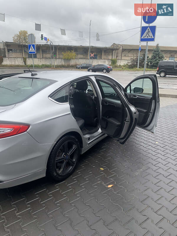 Седан Ford Fusion 2015 в Києві