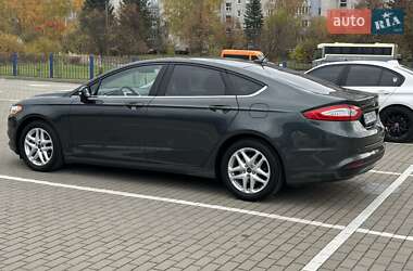 Седан Ford Fusion 2014 в 