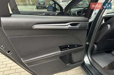 Седан Ford Fusion 2014 в 