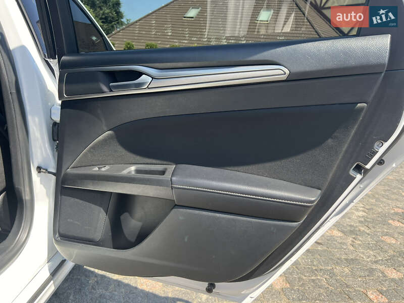 Седан Ford Fusion 2019 в Житомире