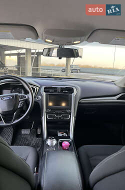 Седан Ford Fusion 2016 в Полтаві