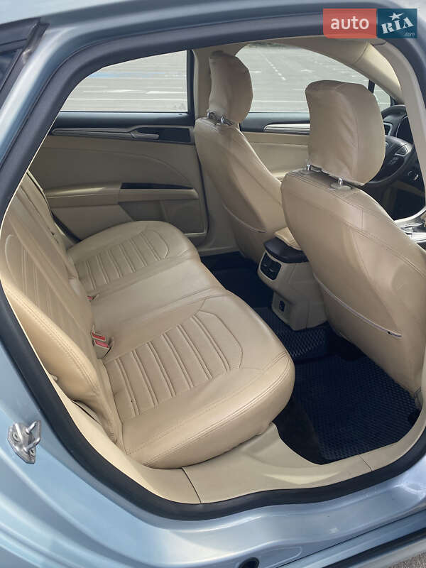 Седан Ford Fusion 2014 в Прилуках