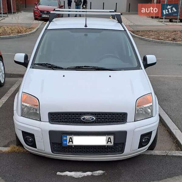 Хэтчбек Ford Fusion 2012 в Львове