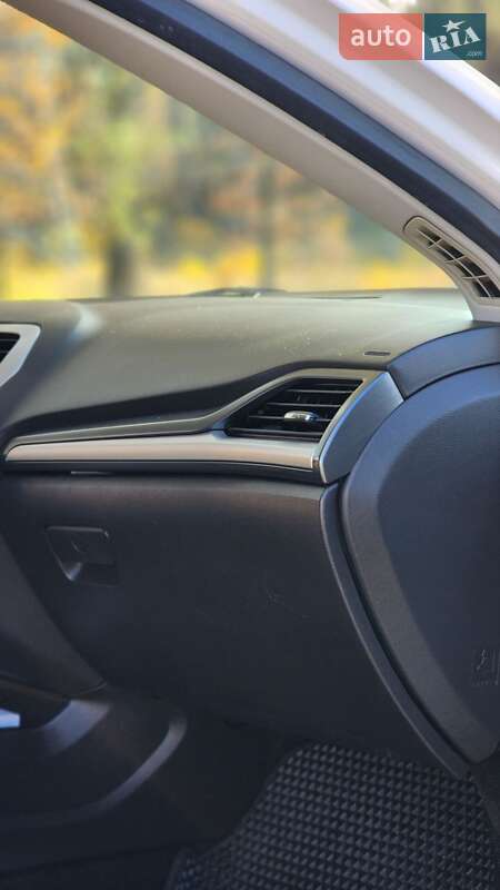 Седан Ford Fusion 2014 в Киеве фото 25 Седан Ford Fusion 2014 в Киеве