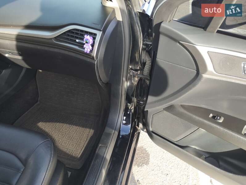 Седан Ford Fusion 2017 в Полтаві