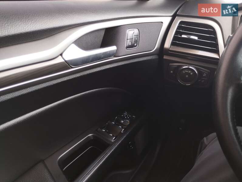 Седан Ford Fusion 2017 в Полтаві