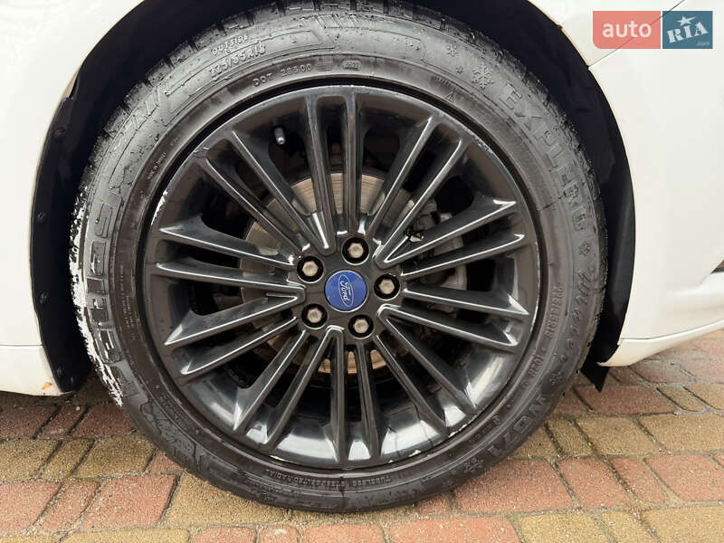 Седан Ford Fusion 2016 в Києві