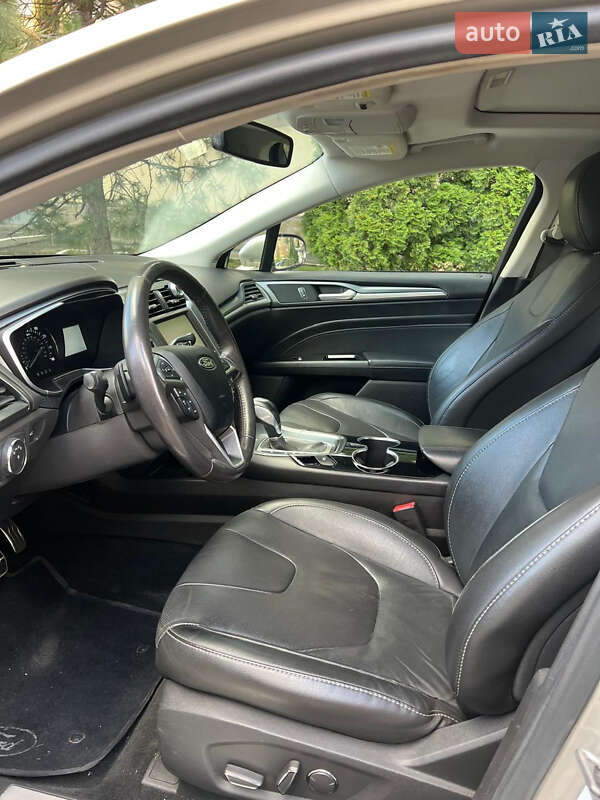 Седан Ford Fusion 2015 в Харкові