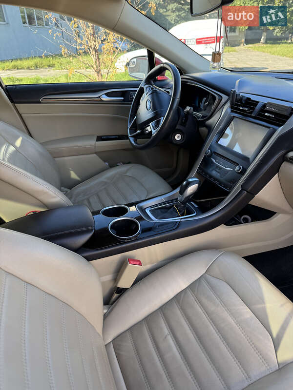 Седан Ford Fusion 2013 в Львове