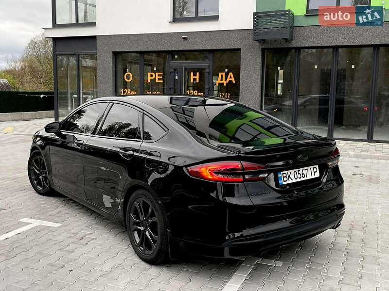 Седан Ford Fusion 2018 в Вараші