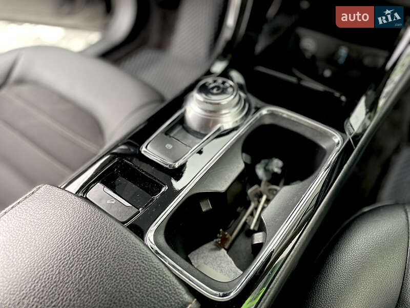 Седан Ford Fusion 2018 в Вараші