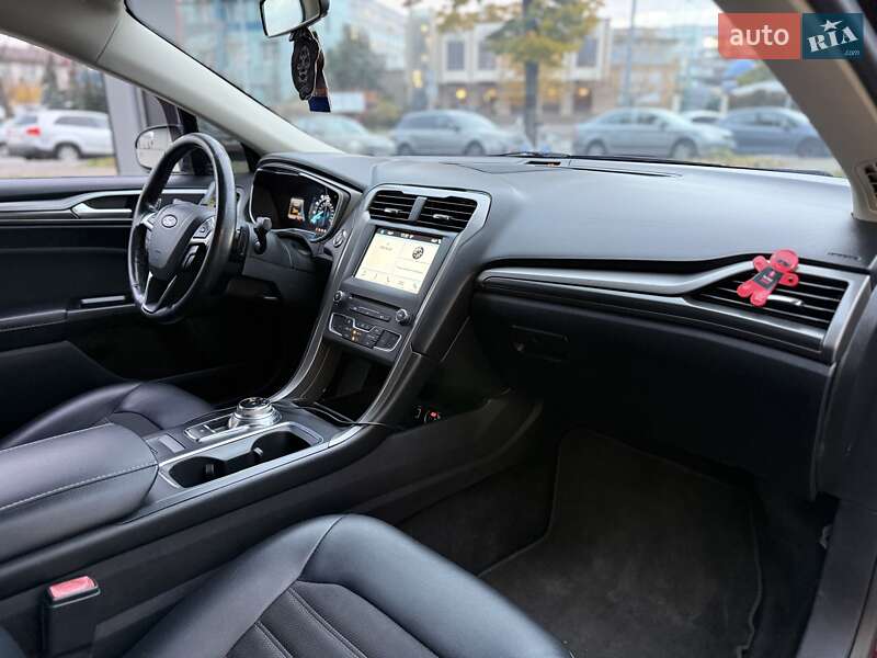 Седан Ford Fusion 2017 в Киеве фото 12 Седан Ford Fusion 2017 в Киеве