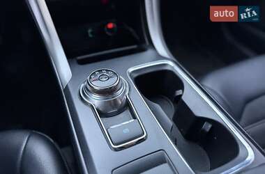 Седан Ford Fusion 2017 в  фото 20 Седан Ford Fusion 2017 в