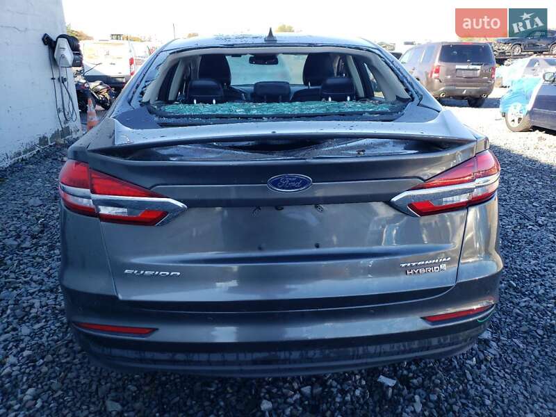 Седан Ford Fusion 2019 в Львові