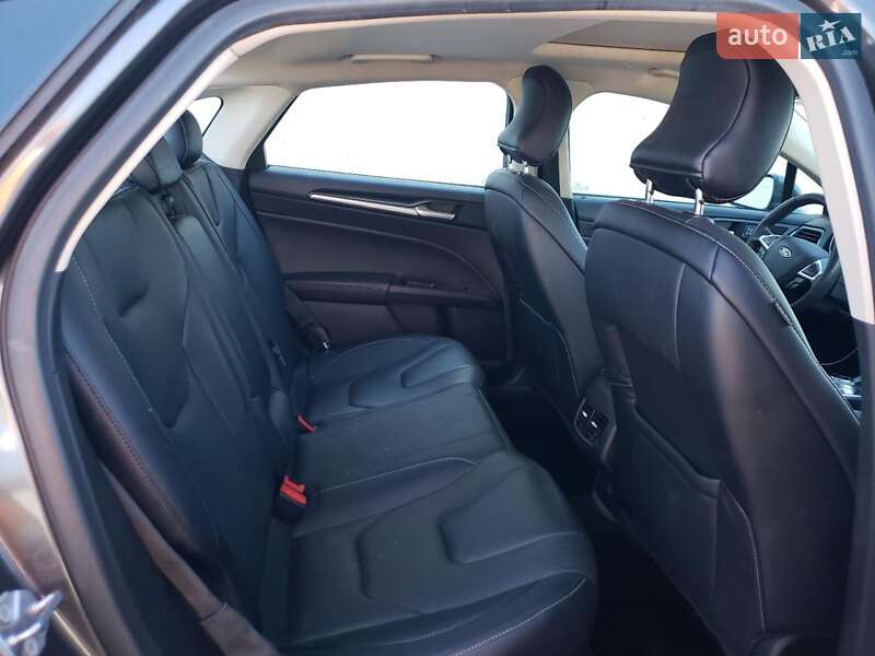 Седан Ford Fusion 2019 в Львові