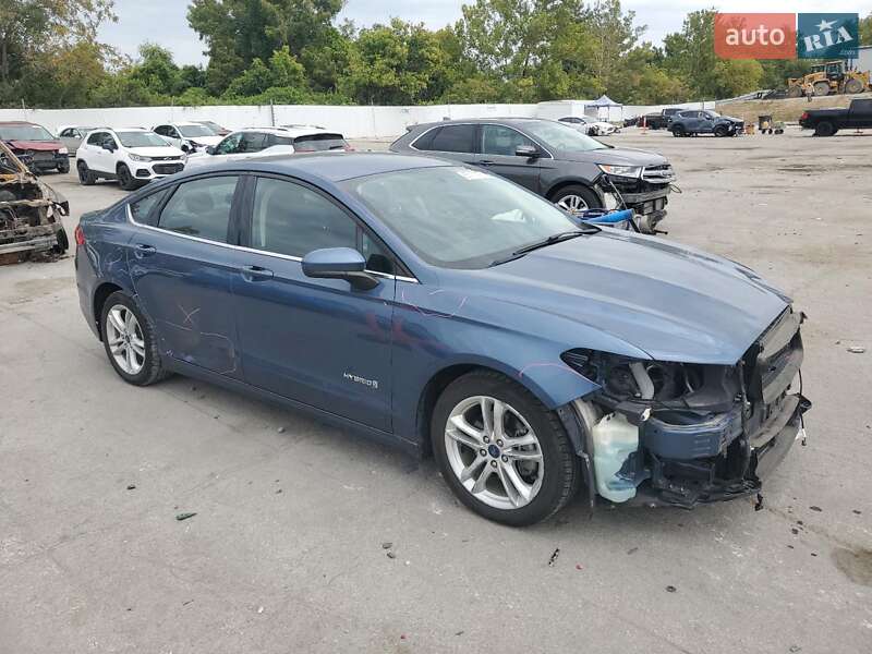 Седан Ford Fusion 2018 в Львове