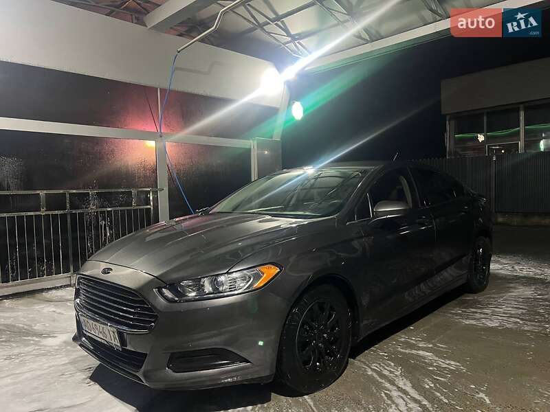 Седан Ford Fusion 2016 в Мукачевому