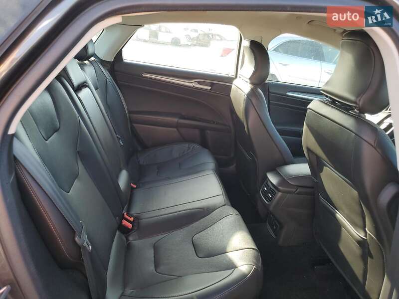 Седан Ford Fusion 2015 в Львові