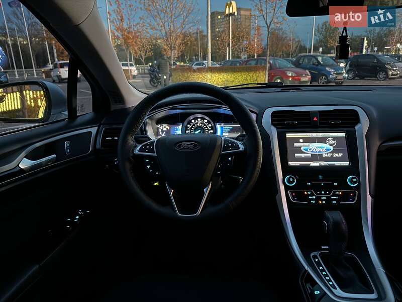 Седан Ford Fusion 2015 в Киеве фото 14 Седан Ford Fusion 2015 в Киеве