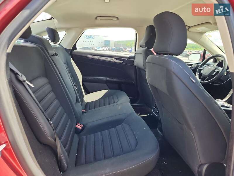 Седан Ford Fusion 2019 в Львові