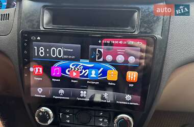 Хетчбек Ford Fusion 2010 в Дніпрі