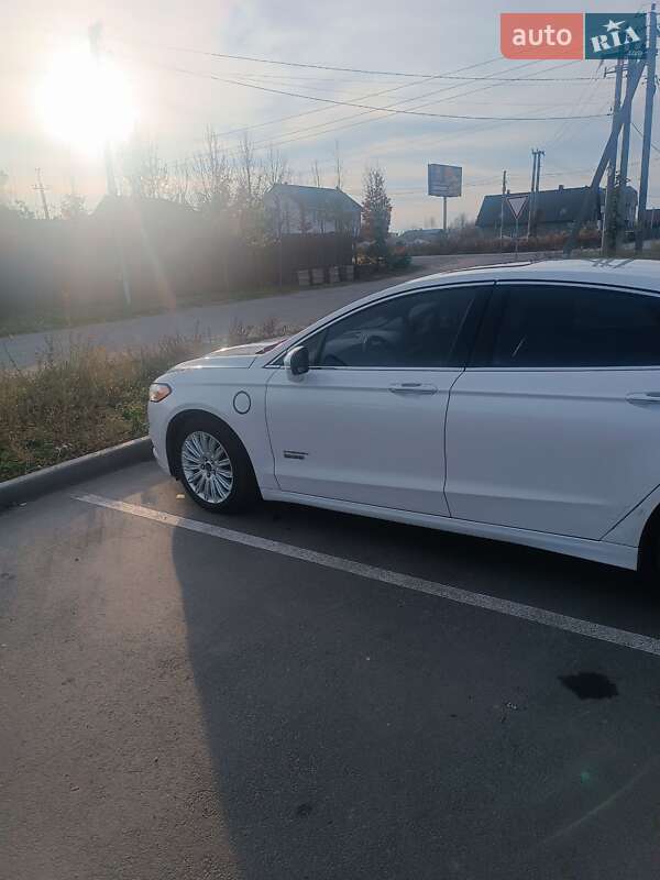 Седан Ford Fusion 2013 в Киеве фото 7 Седан Ford Fusion 2013 в Киеве