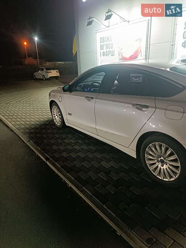 Седан Ford Fusion 2013 в Киеве фото 23 Седан Ford Fusion 2013 в Киеве