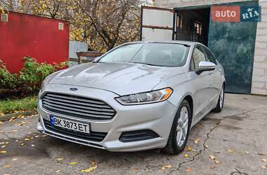 Седан Ford Fusion 2016 в Рівному