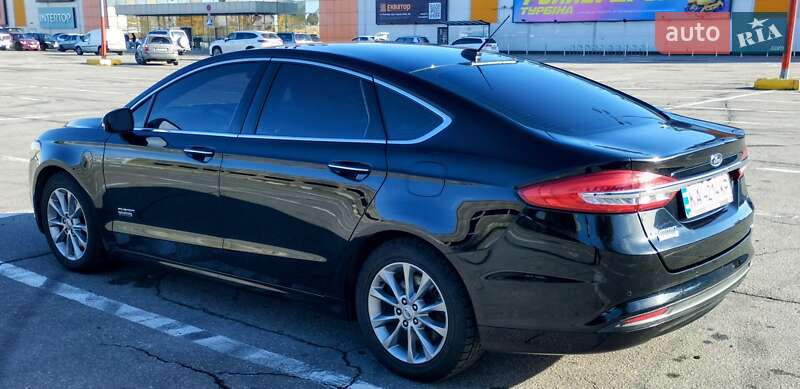 Седан Ford Fusion 2017 в Полтаві