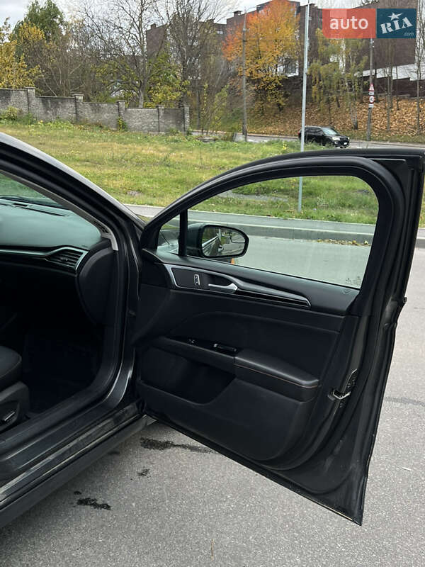 Седан Ford Fusion 2015 в Виннице