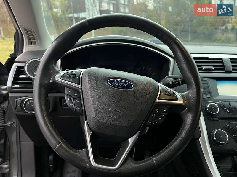 Седан Ford Fusion 2015 в Виннице