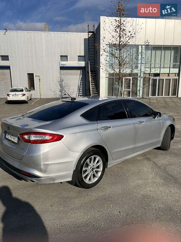 Седан Ford Fusion 2014 в Кам'янському