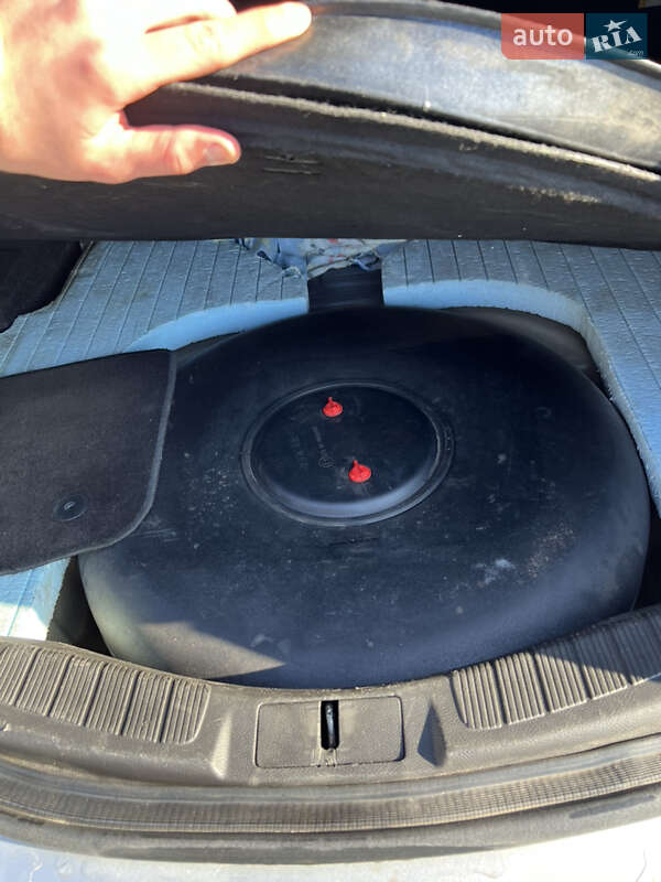 Седан Ford Fusion 2014 в Кам'янському