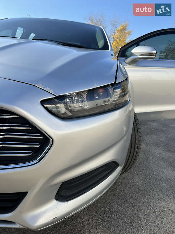 Седан Ford Fusion 2014 в Кам'янському