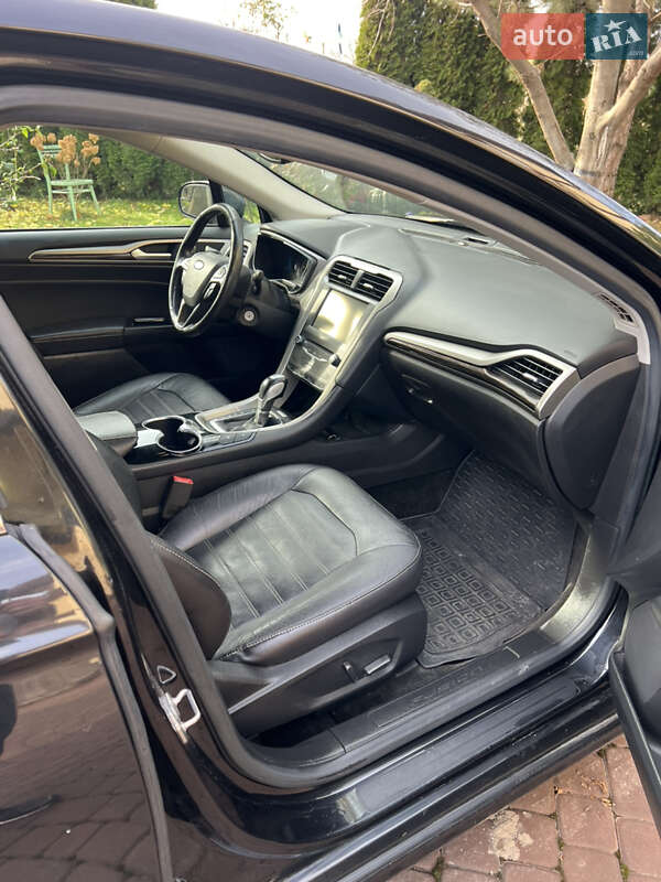 Седан Ford Fusion 2015 в Львові