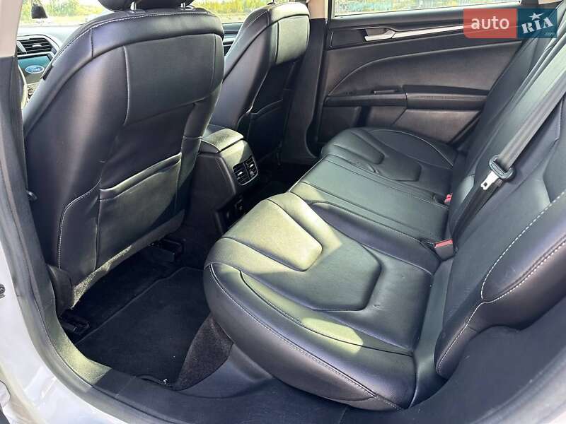 Седан Ford Fusion 2016 в Яготині