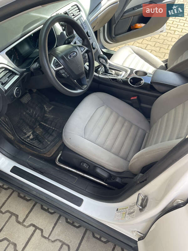 Седан Ford Fusion 2013 в Косові фото 29 Седан Ford Fusion 2013 в Косові