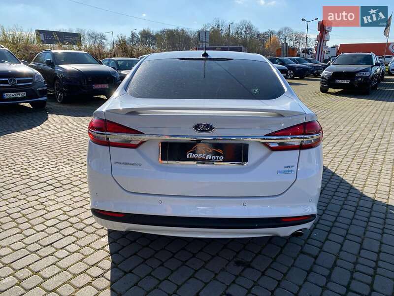 Седан Ford Fusion 2017 в Львові