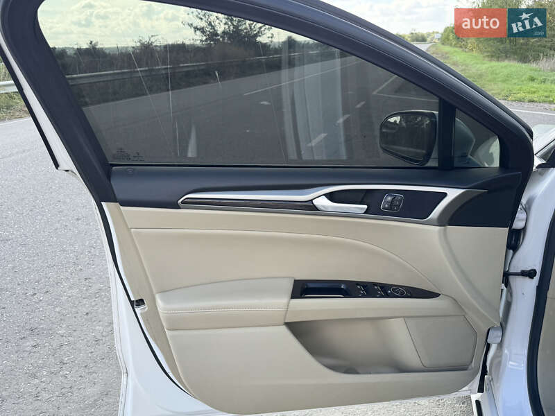 Седан Ford Fusion 2012 в Арцизе