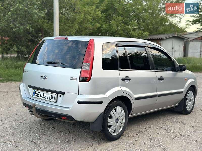 Хэтчбек Ford Fusion 2003 в Первомайске