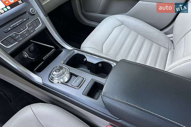 Седан Ford Fusion 2016 в Львове