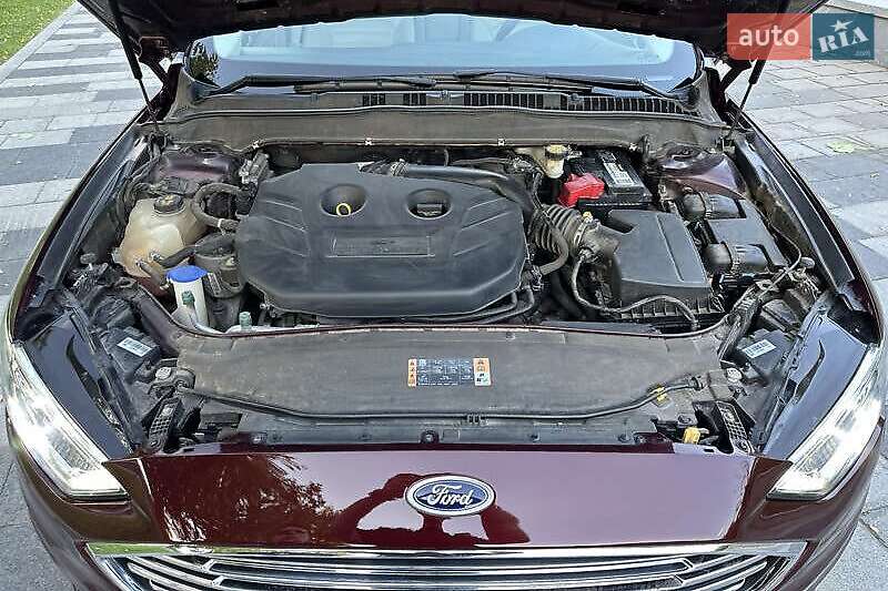Седан Ford Fusion 2016 в Львове